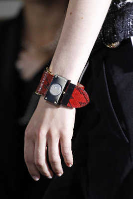 brazalete-rojo-dos